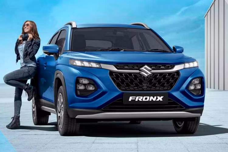 Cửa gió điều hòa dành cho hàng ghế sau, cổng USB Type A/Type C, đèn ở sàn đặt chân và khoang hành lý 308 lít. Thêm vào đó là hệ thống Suzuki Connect, cho phép khách hàng truy cập hơn 40 tính năng kết nối của xe.