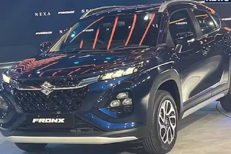 Hỗ trợ Apple CarPlay/Android Auto không dây, điều khiển bằng giọng nói với câu lệnh "Hi Suzuki", tính năng cập nhật phần mềm qua WiFi, hệ thống âm thanh Arkamys 6 loa, màn hình hiển thị thông tin kính lái HUD và sạc không dây.