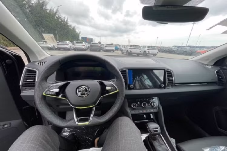 Tại Việt Nam, mẫu SUV này có thể được trang bị động cơ xăng TSI 1.5L với công suất tối đa 147 mã lực và mô-men xoắn cực đại 250 Nm. Động cơ này đi với hộp số sàn 6 cấp hoặc hộp số tự động 7 cấp. Theo công bố của hãng, trong giai đoạn đầu, các dòng xe trên sẽ được Skoda phân phối tại Việt Nam dưới dạng nhập khẩu.