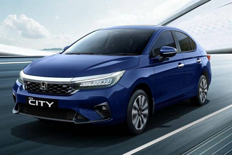 Thời gian gần đây, những mẫu xe Honda City tại Việt Nam đang được đại lý chạy chương trình khuyến mãi nhằm kích cầu doanh số và dọn kho, giải phóng hàng tồn. Theo đó, khách mua xe Honda City thời gian này sẽ được hỗ trợ 100% lệ phí trước bạ, quy đổi tương đương hơn 50 triệu đồng, kèm gói phụ kiện trị giá khoảng 40 triệu đồng.