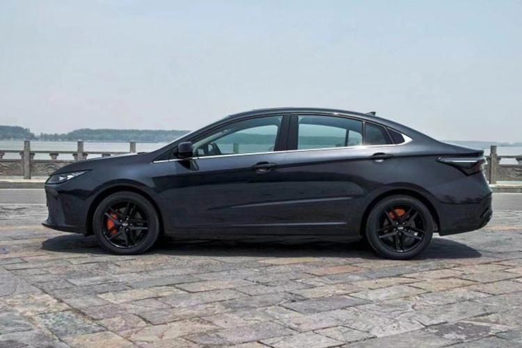 Về sức mạnh, xe mới được trang bị động cơ 1.5T, kết hợp hệ truyền động với hộp số vô cấp CVT, công suất tối đa 154 mã lực và mô-men xoắn cực đại 230 Nm. Bản 1.6T có công suất cực đại 194 mã lực và mô-men xoắn cực đại 290 Nm, kết hợp với hệ truyền động là hộp số ly hợp kép 7 cấp.