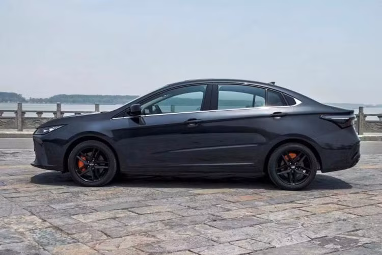 Về sức mạnh, xe mới được trang bị động cơ 1.5T, kết hợp hệ truyền động với hộp số vô cấp CVT, công suất tối đa 154 mã lực và mô-men xoắn cực đại 230 Nm. Bản 1.6T có công suất cực đại 194 mã lực và mô-men xoắn cực đại 290 Nm, kết hợp với hệ truyền động là hộp số ly hợp kép 7 cấp.