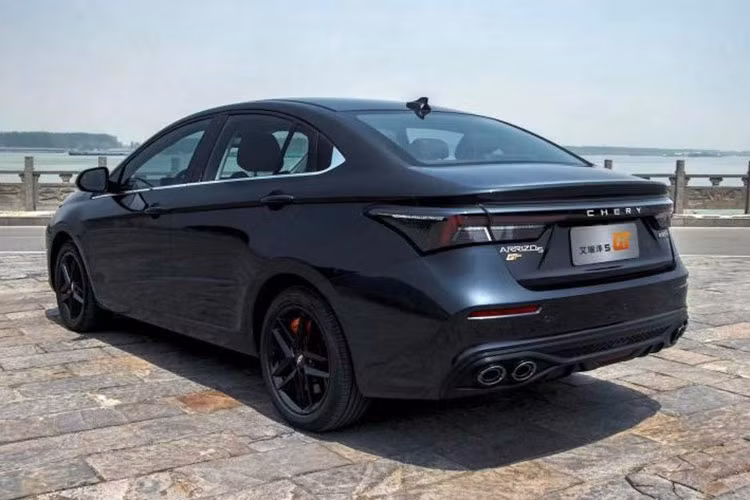 Mẫu xe sedan Arrizo 5 GT 2023 cũng sẽ được trang bị các chức năng như tìm xe từ xa, hệ thống kiểm soát chất lượng không khí AQS, hệ thống tự làm sạch buồng lái chủ động từ xa Ricscs, lọc không khí bằng ion âm, v.v., có thể tối ưu hóa hơn nữa môi trường lái xe trong xe.