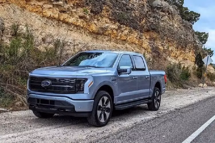 Trong một cuộc họp diễn ra gần đây, CEO Jim Farley tuyên bố những vấn đề liên quan đến chất lượng là một trong các nguyên nhân chính khiến khoản lợi nhuận của Ford trong năm 2022 bị hụt mất 2 tỷ USD.