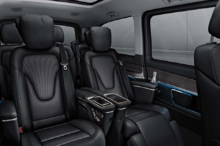 Cung cấp sức mạnh cho xe là khối động cơ 4 xi-lanh tăng áp kép, dung tích 2.0 lít, sản sinh công suất 163 mã lực và mô-men xoắn 380 Nm. Sức mạnh này giúp xe có khả năng tăng tốc từ 0 lên 100 km/h trong 12,1 giây và có tốc độ tối đa là 188 km/h.