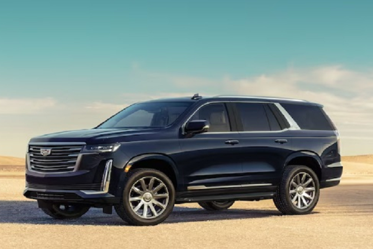  Cadillac Escalade Vì công việc phải thường xuyên di chuyển, nên nữ ca sĩ Jisoo (BLACKPINK) hay hầu hết những nghệ sĩ đều ưa chuộng những mẫu SUV cỡ lớn có nội thất hiện đại, rộng rãi. Chính vì thế, không có gì đáng ngạc nhiên nếu chiếc xe sang Cadillac Escalade nằm trong bộ sưu tập xe của nữ ca sĩ Hàn Quốc này.