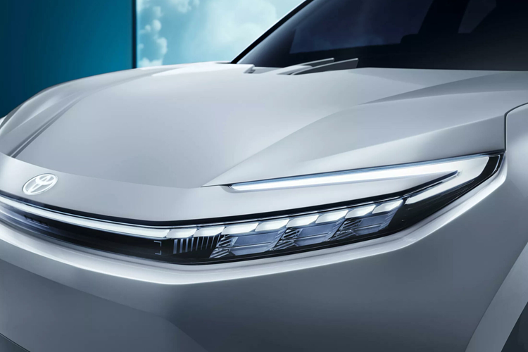 Không có gì ngạc nhiên khi mẫu xe concept này được trang bị camera kỹ thuật số thay cho gương chiếu hậu truyền thống. Tuy nhiên, trang bị này có thể sẽ không được giữ lại trên phiên bản thương mại của xe.