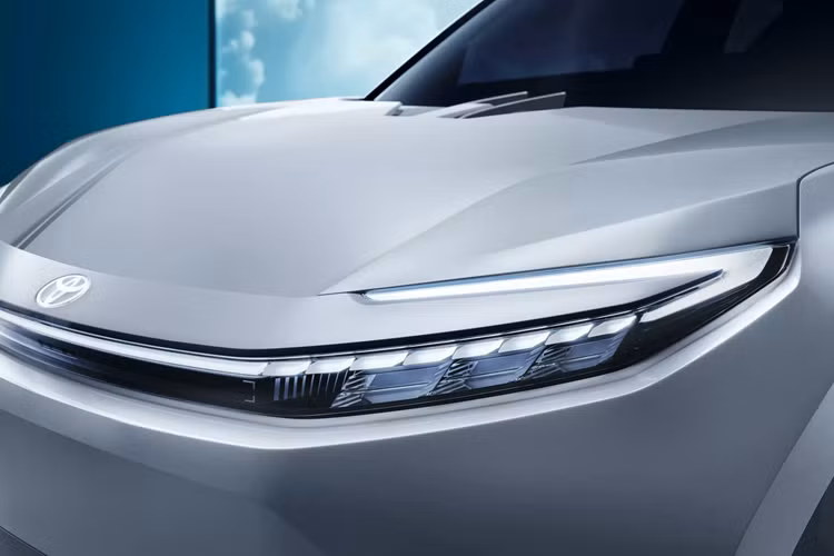 Không có gì ngạc nhiên khi mẫu xe concept này được trang bị camera kỹ thuật số thay cho gương chiếu hậu truyền thống. Tuy nhiên, trang bị này có thể sẽ không được giữ lại trên phiên bản thương mại của xe.