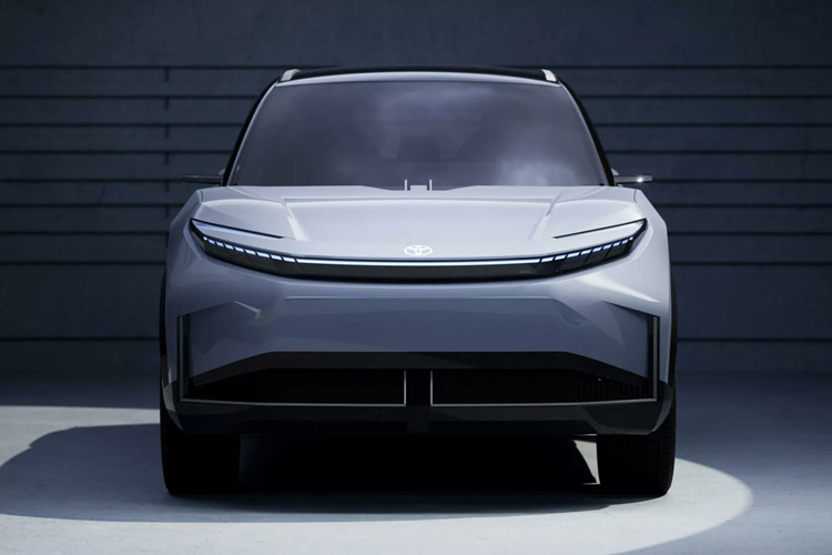 Hiện hình ảnh nội thất của Toyota Urban SUV Concept vẫn chưa được công bố. Hãng Toyota chỉ khẳng định nội thất của xe sẽ có thiết kế linh hoạt và được tối ưu hóa để dễ dàng điều chỉnh cho phù hợp với nhu cầu chở người hoặc hành lý của người dùng.