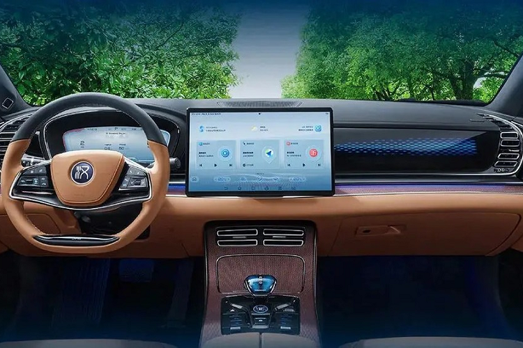 Trước đó, BYD có phiên bản tiêu chuẩn và premium với giá bán lần lượt là 229.800 nhân dân tệ (tương đương 762 triệu đồng) và 255.800 nhân dân tệ (tương đương 848 triệu đồng).