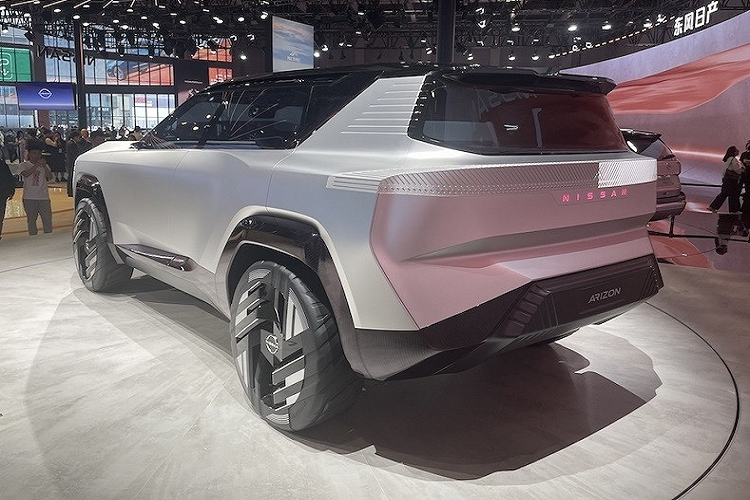 Nissan cho biết từ nay đến năm 2030, hãng Nissan sẽ tung ra tổng cộng 27 mẫu xe điện hóa mới, bao gồm 19 ô tô điện chạy pin (BEV). Phiên bản thương mại của Nissan Arizon EV Concept có thể là một trong số đó. Ngoài Arizon EV Concept và Pathfinder Concept, hãng Nissan còn trưng bày những mẫu xe khác trong triển lãm Ô tô Thượng Hải 2023 như Max-Out Concept hay X-Trail e-Power.