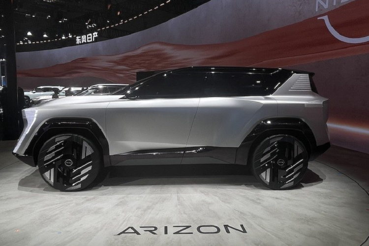 Trong tương lai, mẫu xe SUV điện Nissan Arizon EV Concept có thể sẽ được phát triển thành xe thương mại để bán tại thị trường tỷ dân Trung Quốc. Hiện hãng Nissan chưa công bố thông số kỹ thuật của Arizon EV Concept. Có vẻ như mẫu xe concept này sở hữu kích thước tương đương với SUV hạng B Nissan Qashqai. Tuy nhiên, Nissan Arizon EV Concept được áp dụng phong cách thiết kế rắn rỏi và đậm chất tương lai hơn so với Qashqai.