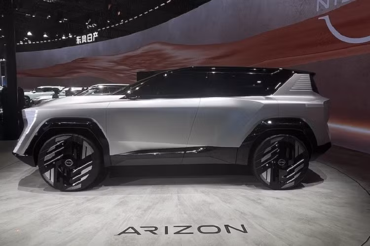 Trong tương lai, mẫu xe SUV điện Nissan Arizon EV Concept có thể sẽ được phát triển thành xe thương mại để bán tại thị trường tỷ dân Trung Quốc. Hiện hãng Nissan chưa công bố thông số kỹ thuật của Arizon EV Concept. Có vẻ như mẫu xe concept này sở hữu kích thước tương đương với SUV hạng B Nissan Qashqai. Tuy nhiên, Nissan Arizon EV Concept được áp dụng phong cách thiết kế rắn rỏi và đậm chất tương lai hơn so với Qashqai.