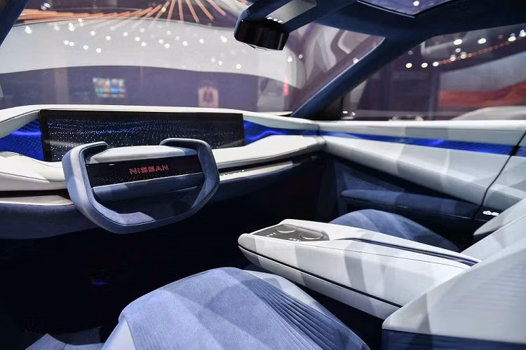 Một tính năng độc đáo nữa bên trong Nissan Arizon EV Concept là hệ thống đèn viền nội thất có thể nhận ra người lái và tự động điều chỉnh cho phù hợp với sở thích cá nhân của họ. Hệ thống đèn viền này có những chế độ như Leisure, Relax, Sleep và Surprise.