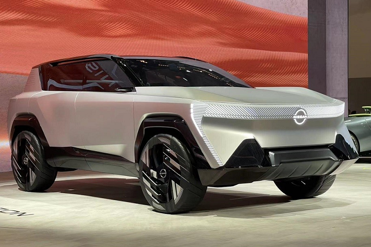 Ngoài Pathfinder, hãng Nissan còn vén màn một mẫu xe concept khác mang tên Arizon trong triển lãm Ô tô Thượng Hải 2023. Khác với Pathfinder, Nissan Arizon EV Concept chạy điện có kích thước nhỏ hơn. Theo hãng Nissan, mẫu xe concept này được phát triển tại Trung Quốc theo thị hiếu của người tiêu dùng địa phương.