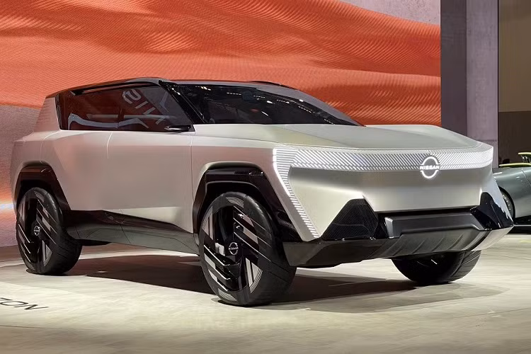 Ngoài Pathfinder, hãng Nissan còn vén màn một mẫu xe concept khác mang tên Arizon trong triển lãm Ô tô Thượng Hải 2023. Khác với Pathfinder, Nissan Arizon EV Concept chạy điện có kích thước nhỏ hơn. Theo hãng Nissan, mẫu xe concept này được phát triển tại Trung Quốc theo thị hiếu của người tiêu dùng địa phương.