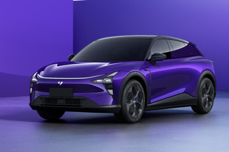 Jiyue 01 được chế tạo dựa trên kiến trúc SEA của Geely, có sẵn các phiên bản động cơ điện đơn và động cơ kép. Jiyue 01 Max 2023 (động cơ đơn): sẽ bơm ra công suất tối đa 200 kW, tương đương 268 mã lực và mô-men xoắn cực đại 343 Nm.