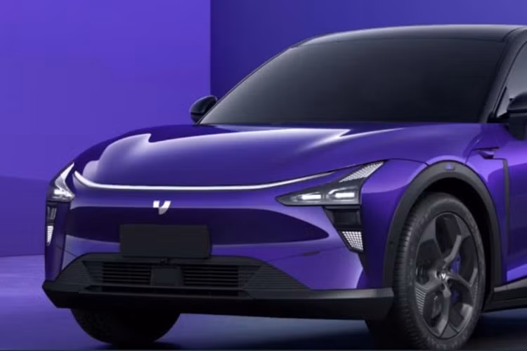 Nếu thích, bạn có thể mua bộ pin lithium ternary 100 kWh tùy chọn có giá 45.000 nhân dân tệ (6.150 USD), hay 146 triệu đồng để giúp chiếc xe này có phạm vi di chuyển CLTC tăng lên 720 km, thời gian tăng tốc 0–100 km/h chỉ trong 6,9 giây.