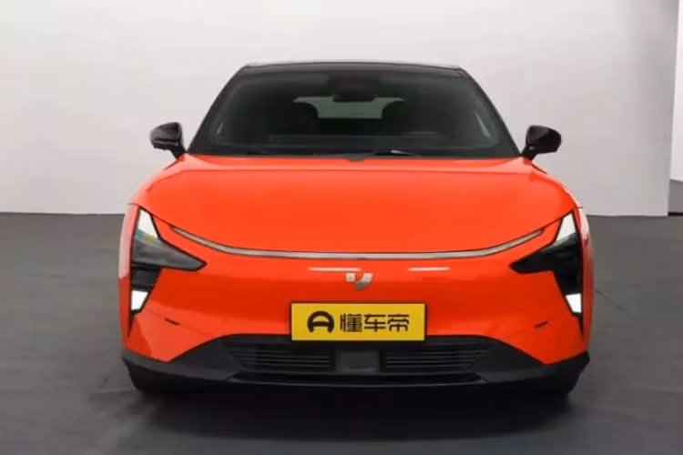 Jiyue 01 chay dien cua Geely-Baidu tu 812 trieu dong, co gi hay?