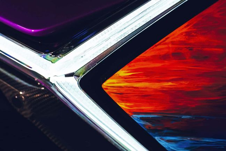 Lamborghini Revuelto được trang bị khối động cơ hút khí tự nhiên V12 dung tích 6.5L, công suất tối đa 825 mã lực và mô-men xoắn 725 Nm. Hệ thống hybrid trên giúp Revuelto có thể đạt công suất tối đa 1.015 mã lực.