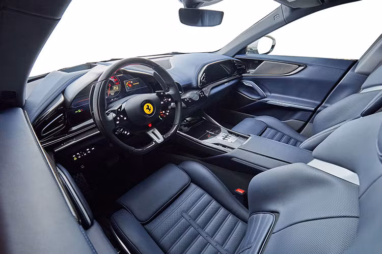 Ngoài chiếc xe Ferrari Purosangue, hãng siêu xe Ý còn ẵm được 1 giải thưởng quan trọng nữa là xe sáng tạo của năm 2023 với chiếc Vision Gran Turismo. Chưa hết, họ còn đạt 1 giải thưởng Red Dot khác cho 296 GTS, chiếc siêu xe mui xếp đầu tiên mang động cơ V6 plug-in hybrid.