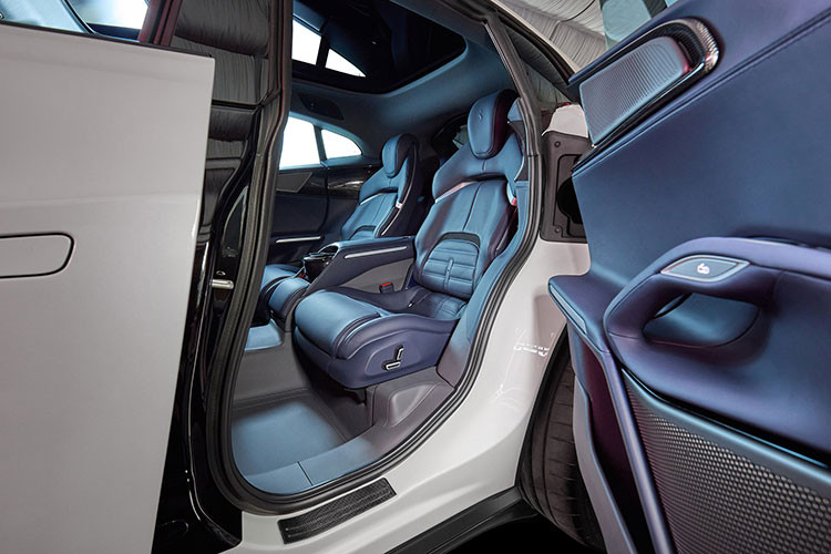 Được biết, đây đã là lần thứ 26 hãng xe Ferrari nhận giải thưởng Red Dot kể từ năm 2015 trở lại đây, 1 thành tích ấn tượng mà hiện chưa có bất kỳ thương hiệu xe nào khác với tới được trong lịch sử 69 năm của Red Dot được tổ chức.