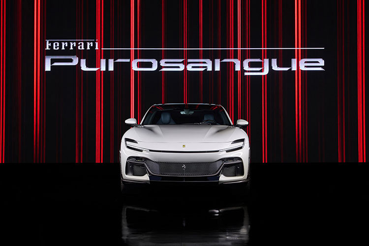 Một tin cực vui cho khách hàng tại Việt Nam, chiếc siêu xe gầm cao Ferrari Purosangue sẽ được Supreme Auto, đơn vị phân phối chính hãng dòng xe Ferrari tại Việt Nam, mang về nước ngay trong năm nay để mọi người có thể chiêm ngưỡng cận cảnh chiếc xe đoạt giải thiết kế năm 2023 của Red Dot.