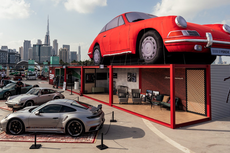 Lễ hội Icons of Porsche Festival tại Dubai cũng đánh dấu màn ra mắt tại địa phương của Panamera thế hệ thứ 3, 718 Spyder RS và Vision 357 Speedster concept. Siêu xe Mission X, 911 S/T và tuyển tập những chiếc Porsche cổ điển cũng hiện diện tại sự kiện, chào đón hơn 27.000 người đến chiêm ngưỡng.