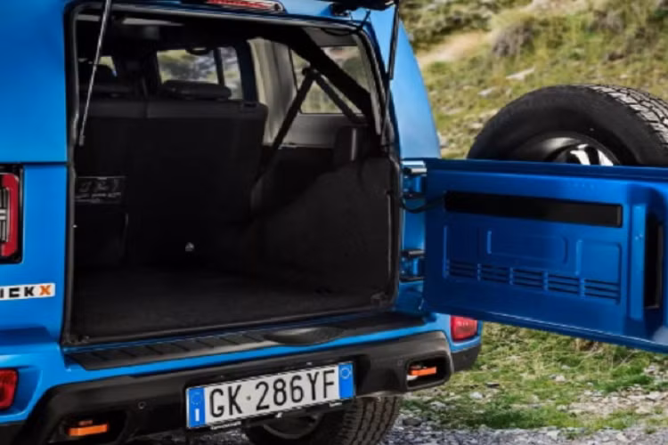 Cung cấp sức mạnh cho Ickx K2 là khối động cơ diesel 2.0L công suất 159 mã lực, mô-men xoắn 380 Nm, kết hợp với hộp số tự động 8 cấp. K2 có tốc độ tối đa 160 km/h và mức tiêu thụ nhiên liệu là 10,3 L/100 km.