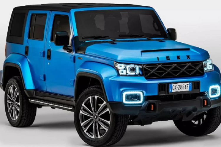 Chiếc SUV được trang bị bộ mâm có kích thước 20 inch, mang lại cho chiếc K2 này góc tiếp cận 37 độ, góc thoát 31 độ, góc vượt 23 độ và khoảng sáng gầm xe 220 mm. Bên cạnh đó, nhà sản xuất cũng đặc biệt trang bị sẵn tấm chắn gầm bảo vệ lốc máy khi đi đường xấu và hệ thống treo trước dạng xương đòn kép, khóa vi sai điện tử trước và sau.