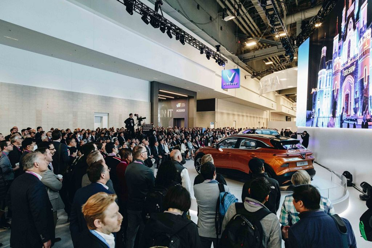 VinFast VF6 va VF7 nhan duoc nhieu loi khen tai Trien lam CES 2023-Hinh-4