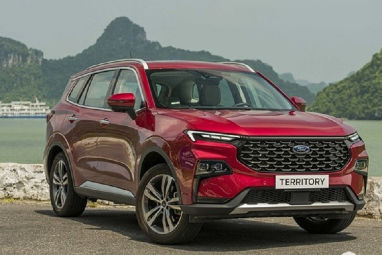 Không chỉ được ưu ái với hệ thống động cơ - hộp số mới, mẫu xe SUV Ford Territory 2023 còn được trang bị công nghệ an toàn Co-Pilot 360 tiên tiến, gồm: hỗ trợ đỗ xe tự động, camera 360 độ