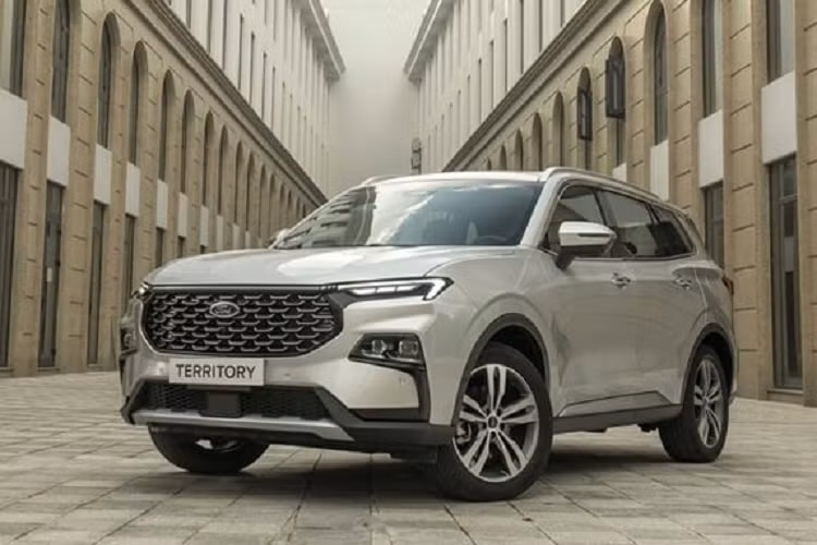 Động cơ kết hợp với hộp số tự động ly hợp kép ướt 7 cấp, cho phép xe có thể đạt tốc độ tối đa 180 km/h. Ngoài ra, xe còn được trang bị tới 4 chế độ lái, bao gồm: Eco, Normal, Sport và Mountain; giúp tăng cường khả năng vận hành linh hoạt của xe: tiết kiệm khi sử dụng thường ngày và tối đa sức mạnh khi vận hành địa hình.