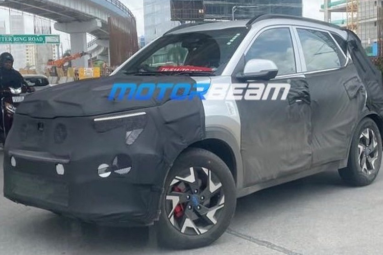 Kia Seltos 2023 mới ra mắt tại Ấn Độ có khoảng 17 tính năng an toàn, mang đến khả năng lái bán tự động cấp độ 2. Trong khi đó, Kia Sonet 2024 được cho là sẽ sở hữu khoảng 7-8 tính năng an toàn chủ động ADAS Chưa hết, mẫu SUV hạng A này còn được bổ sung hệ thống camera quan sát toàn cảnh 360 độ.