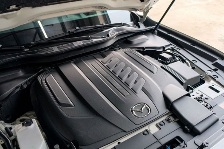 Mazda CX-60 2024 tại Philippines còn được trang bị gói công nghệ an toàn chủ động i-Activsense tiêu chuẩn. Gói này bao gồm hệ thống kiểm soát hành trình thích ứng, hỗ trợ phanh thông minh, cảnh báo lệch làn đường, hỗ trợ giữ làn đường, cảnh báo điểm mù,...