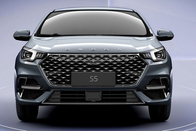 Hiện giá xe OMODA S5 2023 vẫn chưa được tiết lộ, tuy nhiên, khả năng mức giá sẽ trong khoảng 1,8 triệu Ruble (513 triệu đồng). OMODA S5 sẽ sớm được bán tại Nga. Sau Nga, rất có thể mẫu xe Trung Quốc này sẽ đổ bộ các thị trường khác, trong đó có Việt Nam.