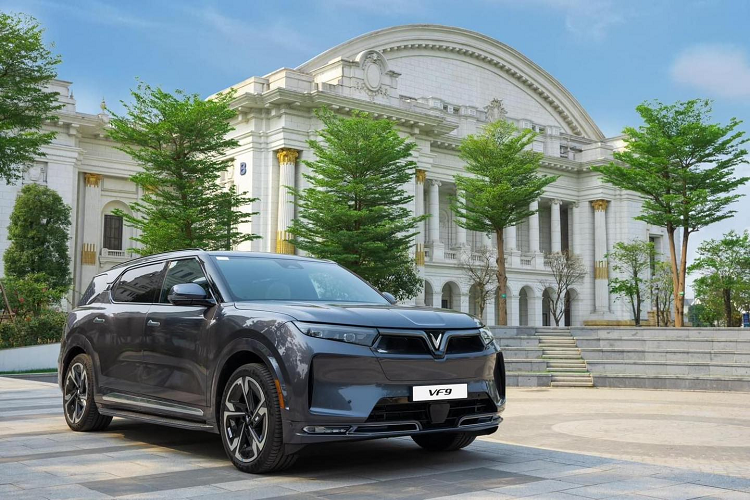 Nhằm giúp cho đông đảo người tiêu dùng Việt Nam có thể tiếp cận, tìm hiểu và trải nghiệm các dòng ôtô điện thông minh thương hiệu Việt, VinFast liên tục tổ chức các chương trình lái thử xe tại các showroom, đại lý trên toàn quốc.