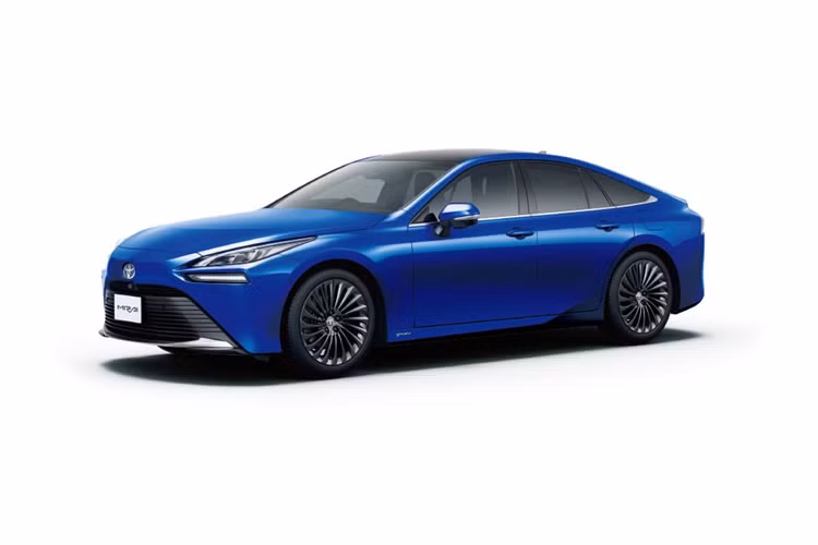 Xe chỉ có thêm hệ thống đèn 64 màu nội thất và công nghệ chìa khóa kỹ thuật số. Hiện Toyota vẫn chưa chia sẻ thông tin về những nâng cấp ở hệ thống truyền động.