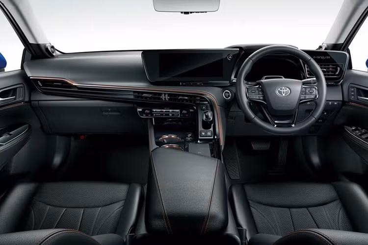 Cảnh báo phương tiện cắt ngang, cảnh báo chệch làn đường, hỗ trợ chuyển làn, hệ thống kiểm soát hành trình thích ứng, đèn pha tự động, hỗ trợ biển báo đường bộ và cảnh báo điểm mù.