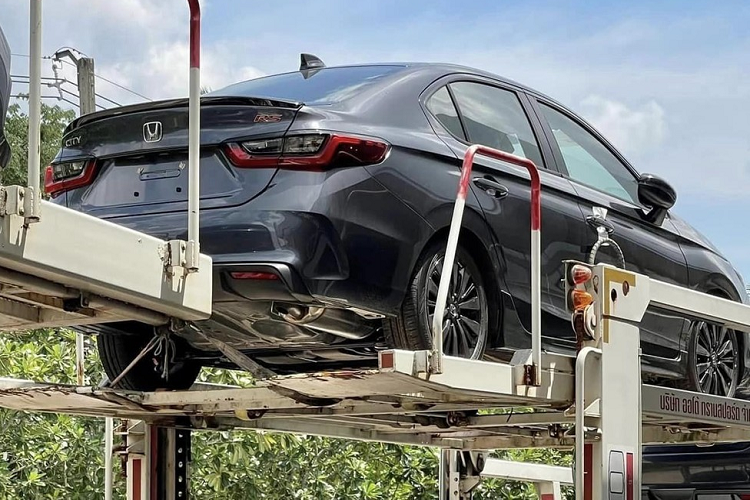 Theo kế hoạch, Honda City 2023 sẽ ra mắt Việt Nam vào ngày 4/7 tới đây, cùng với mẫu MPV cỡ nhỏ BR-V. Từ ngày 5/7/2023, xe sẽ bắt đầu được giao cho khách hàng. Vì được lắp ráp trong nước nên mẫu sedan hạng B này sẽ được hưởng ưu đãi 50% lệ phí trước bạ của Chính phủ, có hiệu lực từ ngày 1/7 - 31/12/2023.