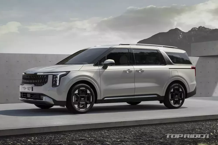 Đúng như những hình ảnh rò rỉ trước đó, mẫu xe MPV Kia Carnival 2024 được áp dụng ngôn ngữ thiết kế Opposites United mới, tương tự các mẫu xe cùng thương hiệu như Morning, Seltos, Sorento và K5. Cụ thể, mẫu MPV cỡ lớn này được trang bị lưới tản nhiệt "mũi hổ" mới với những chi tiết mạ crôm bên trong.