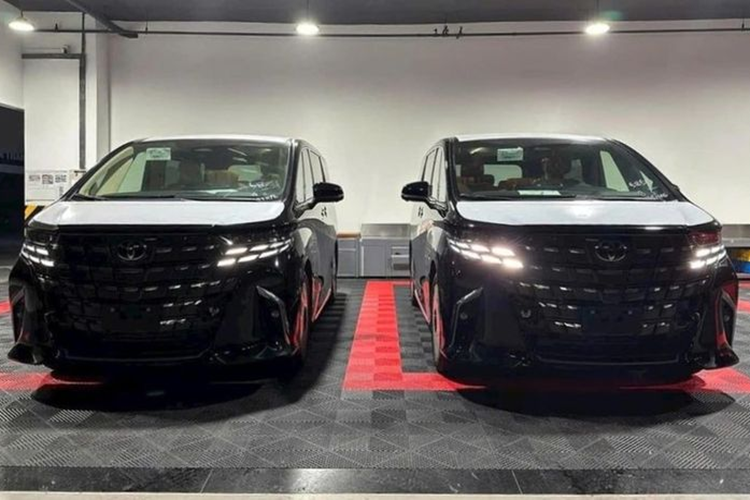 Tham khảo trên thị trường xe, một số cửa hàng bán xe tư nhân đã thông báo giá xe Toyota Alphard 2024 cao hơn mức giá niêm yết. Cụ thể, một showroom không thuộc hệ thống phân phối ủy quyền của Toyota đưa ra mức giá 4,68 tỷ đồng dành cho phiên bản Alphard máy xăng, chênh hơn 300 triệu đồng.