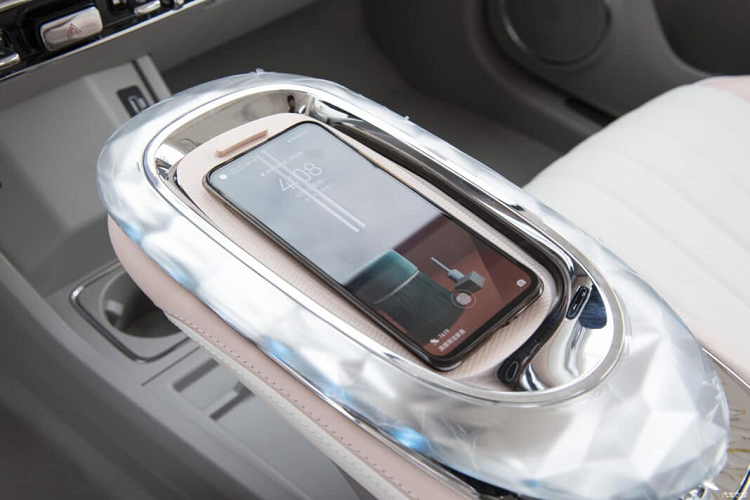 Khoang nói đến thiết kế của xe, chỉ bàn đến nội dung mà tài khoản tên N.V.C đã đăng tải thì phần nhiều các thông tin này đều sai, trong đó, giá xe ORA Ballet Cat, tại thị trường quê nhà đã dao động từ 193.000 nhân dân tệ đến 223.000 nhân dân tệ (tương đương 671 triệu đến 775 triệu đồng) vì thế, không có chuyện xe sở hữu mức giá bán chỉ 46 triệu đồng.