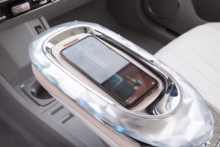 Khoang nói đến thiết kế của xe, chỉ bàn đến nội dung mà tài khoản tên N.V.C đã đăng tải thì phần nhiều các thông tin này đều sai, trong đó, giá xe ORA Ballet Cat, tại thị trường quê nhà đã dao động từ 193.000 nhân dân tệ đến 223.000 nhân dân tệ (tương đương 671 triệu đến 775 triệu đồng) vì thế, không có chuyện xe sở hữu mức giá bán chỉ 46 triệu đồng.