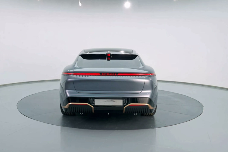 Skyworth vẫn chưa công bố thời điểm vén màn phiên bản thương mại của Skyhome. Theo giới truyền thông Trung Quốc, phiên bản thương mại sẽ giữ lại 90% thiết kế của xe concept. Giá xe Skyworth Skyhome 2024 dự kiến sẽ dao động trong khoảng từ 220.000 - 250.000 Nhân dân tệ (khoảng 745 - 847 triệu đồng).