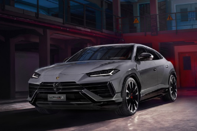 Được biết, người trúng đấu giá biển ngũ quý 5 của này là anh Dương Công Minh (Vĩnh Phúc). Sau một ngày trúng đấu giá, người này đã đăng tải thông tin rao bán chiếc biển trên với giá 20 tỷ đồng. Tuy nhiên, anh Minh cho biết, anh cũng sẵn sàng giữ lại để dùng nếu không đạt mức giá như nguyện vọng.