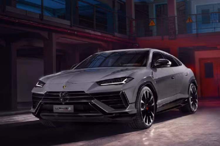 Được biết, người trúng đấu giá biển ngũ quý 5 của này là anh Dương Công Minh (Vĩnh Phúc). Sau một ngày trúng đấu giá, người này đã đăng tải thông tin rao bán chiếc biển trên với giá 20 tỷ đồng. Tuy nhiên, anh Minh cho biết, anh cũng sẵn sàng giữ lại để dùng nếu không đạt mức giá như nguyện vọng.