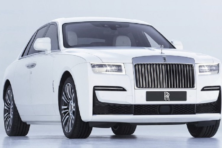 Không rõ chủ nhân của chiếc biển này định gắn nó lên mẫu xe nào. Tuy nhiên, chắc hẳn sẽ phải là một mẫu xe sang xứng tầm với giá trị của chiếc biển ngũ 8 này. Được biết, vị đại gia tên H.X.H đến từ Thanh Hóa chính là người đấu giá thành công chiếc biển siêu vip 51K - 888.88 này.