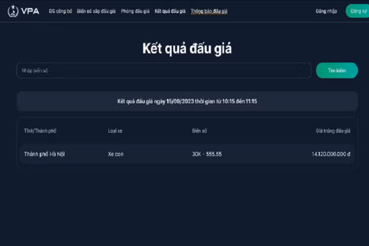  Biển số 30K-555.55 Chỉ sau khoảng 10 phút “lên sàn”, chiếc biển VIP thuộc khu vực Hà Nội này đã nhanh chóng thu hút sự quan tâm của đông đảo người tham gia đấu giá. Giá của chiếc biển nhảy vọt lên mức 14 tỷ 120 triệu đồng. Con số này gần bằng giá biển ngũ quý 5 bằng Lamborghini Urus S khởi điểm 14,9 tỷ đồng tại Việt Nam.