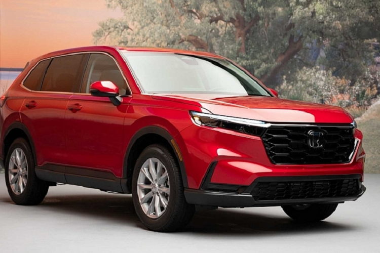 Hiện giá bán của Honda CR-V e:PHEV 2023 tại thị trường Trung Quốc chưa được công bố. Trong khi đó, phiên bản máy xăng và hybrid của Honda CR-V 2023 có giá dao động từ 185.900 - 249.900 Nhân dân tệ (khoảng 637 - 857 triệu đồng).